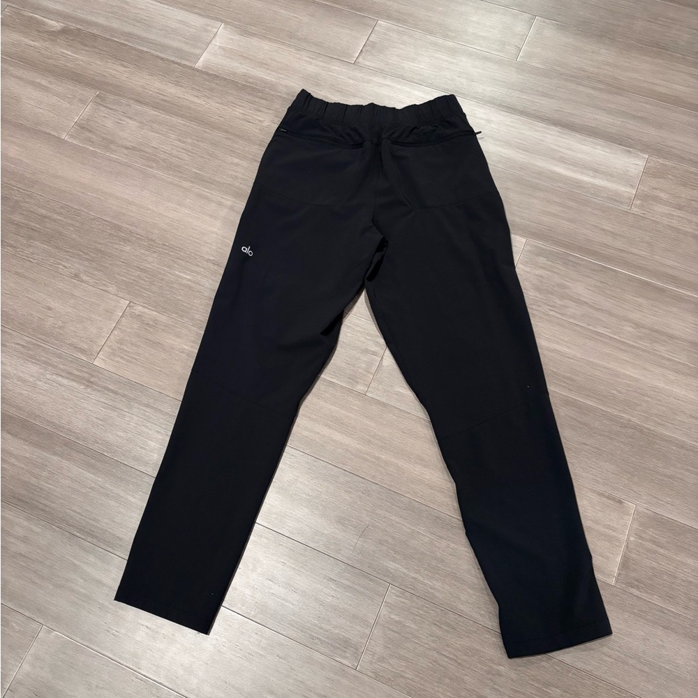 Alo Yoga Men’s Repetition Pant – Size Small
